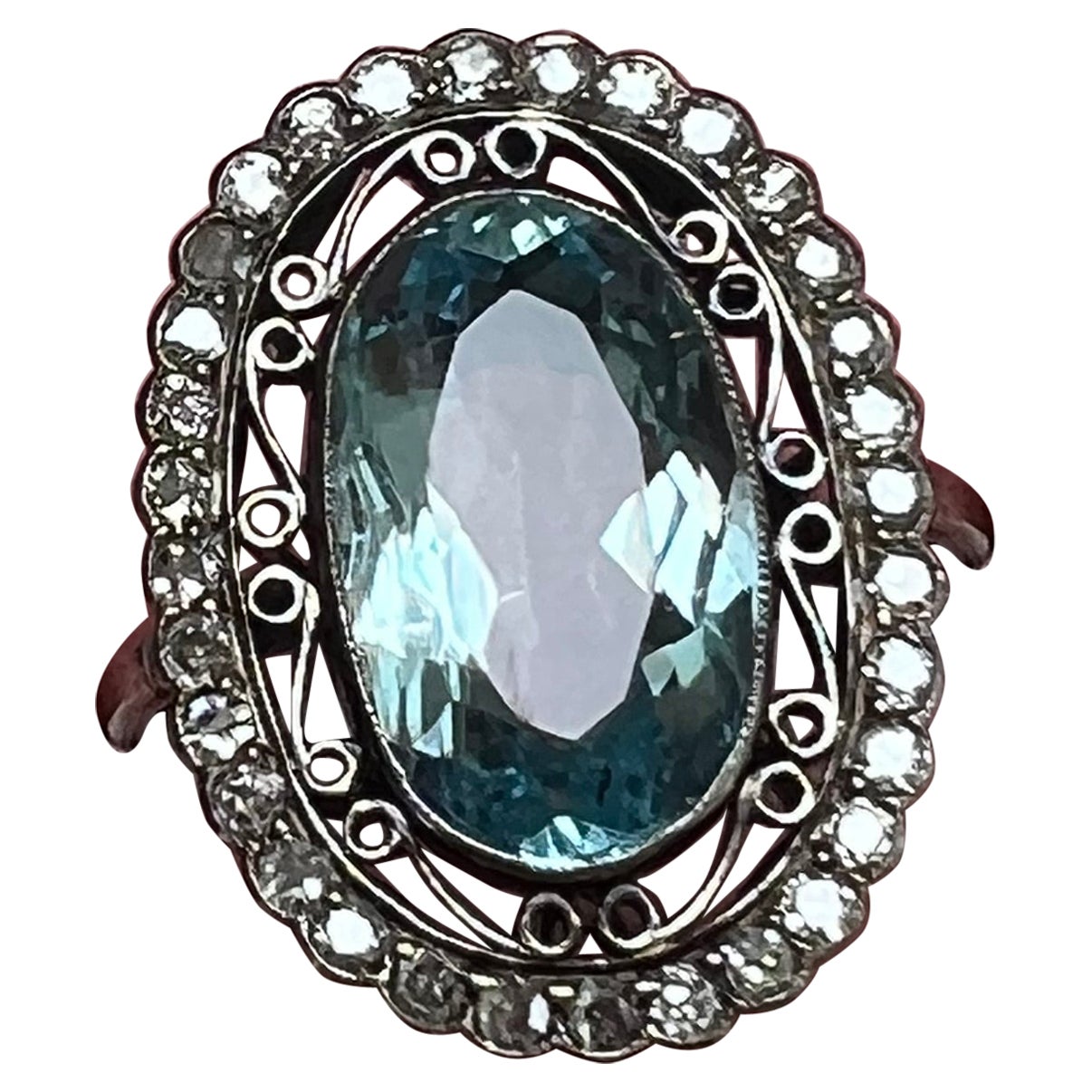 Edwardian oval aquamarine and diamond ring.  For Sale