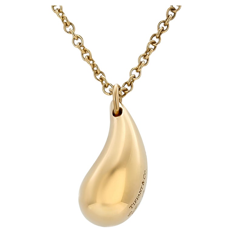 Tiffany Co Eighteen Karat Gold Elsa Peretti Teardrop 0.60 Inch Pendant  Necklace For Sale at 1stDibs