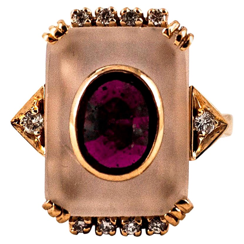 Art Deco Style 2.28 Carat White Diamond Ruby Rock Crystal Yellow Gold Ring For Sale