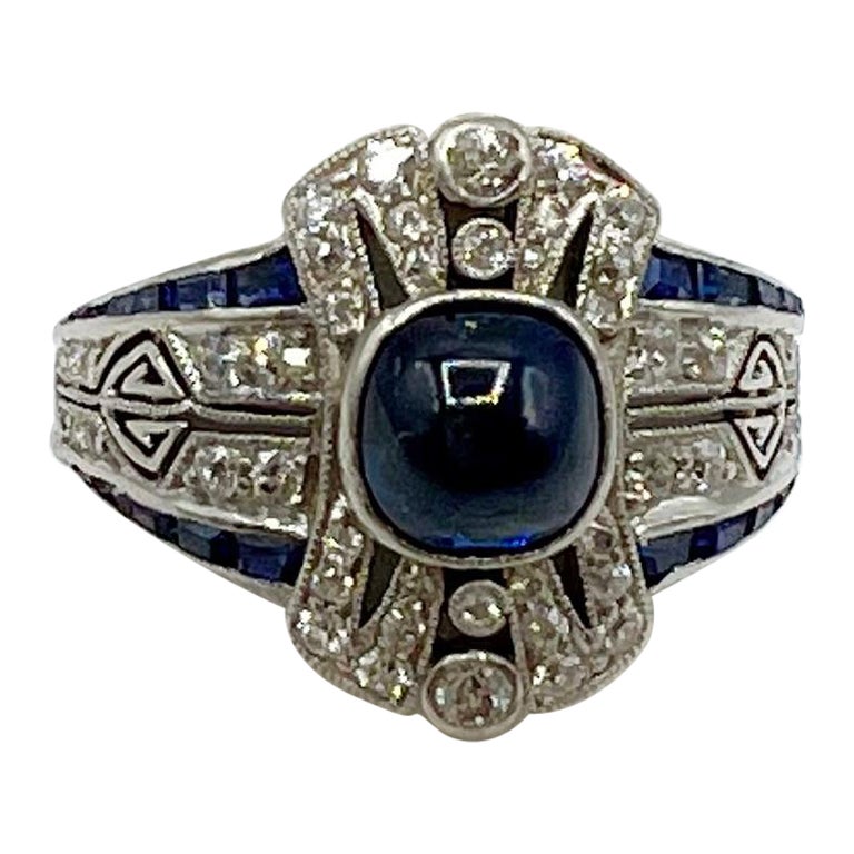 Art Deco Sapphire 1.0 carat and Diamond Ring Set in Platinum Circa 1920's For Sale