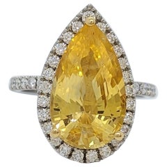 Bague cocktail saphir jaune orangé non chauffé, poire et diamant blanc certifié GIA