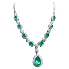 AIG-zertifizierte 29,50 Karat sambische Smaragde und 10 Karat Diamanten  18K Gold Halskette 