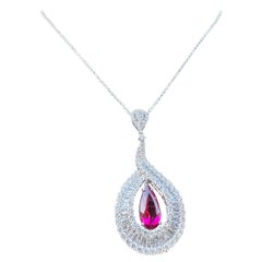 Ravissant pendentif sur chaîne en or 18 carats, diamant 10,20 carats et rubellite en forme de goutte d'eau