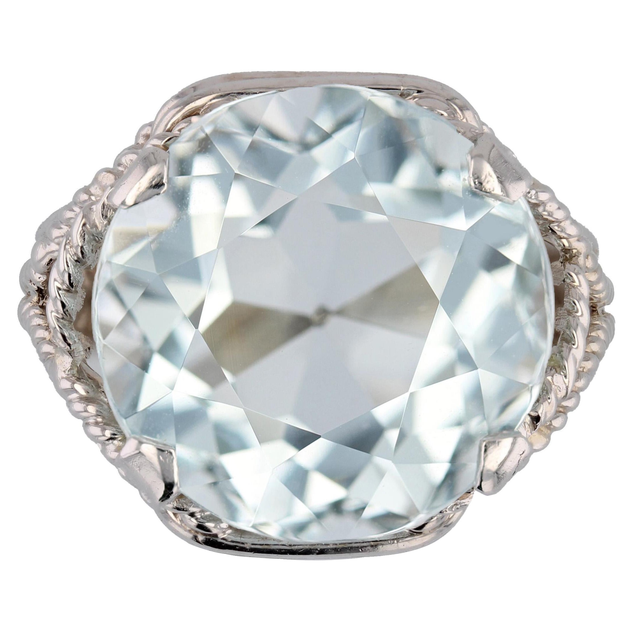 French Retro 1960s 12 Carats Aquamarine 18 Karat White Gold Platinum Ring For Sale