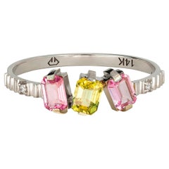 Bague en or avec saphirs roses et jaunes