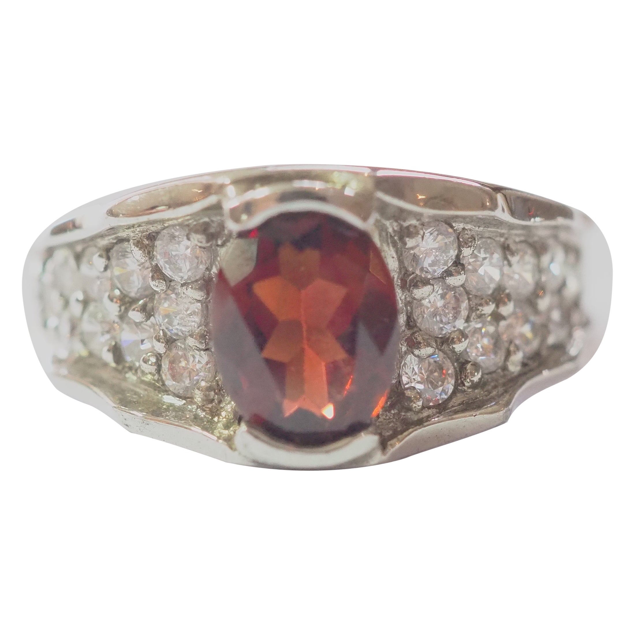 No Reserve- Cocktail 1.40ct Garnet & CZ Sterling Silver Unisex Ring For Sale