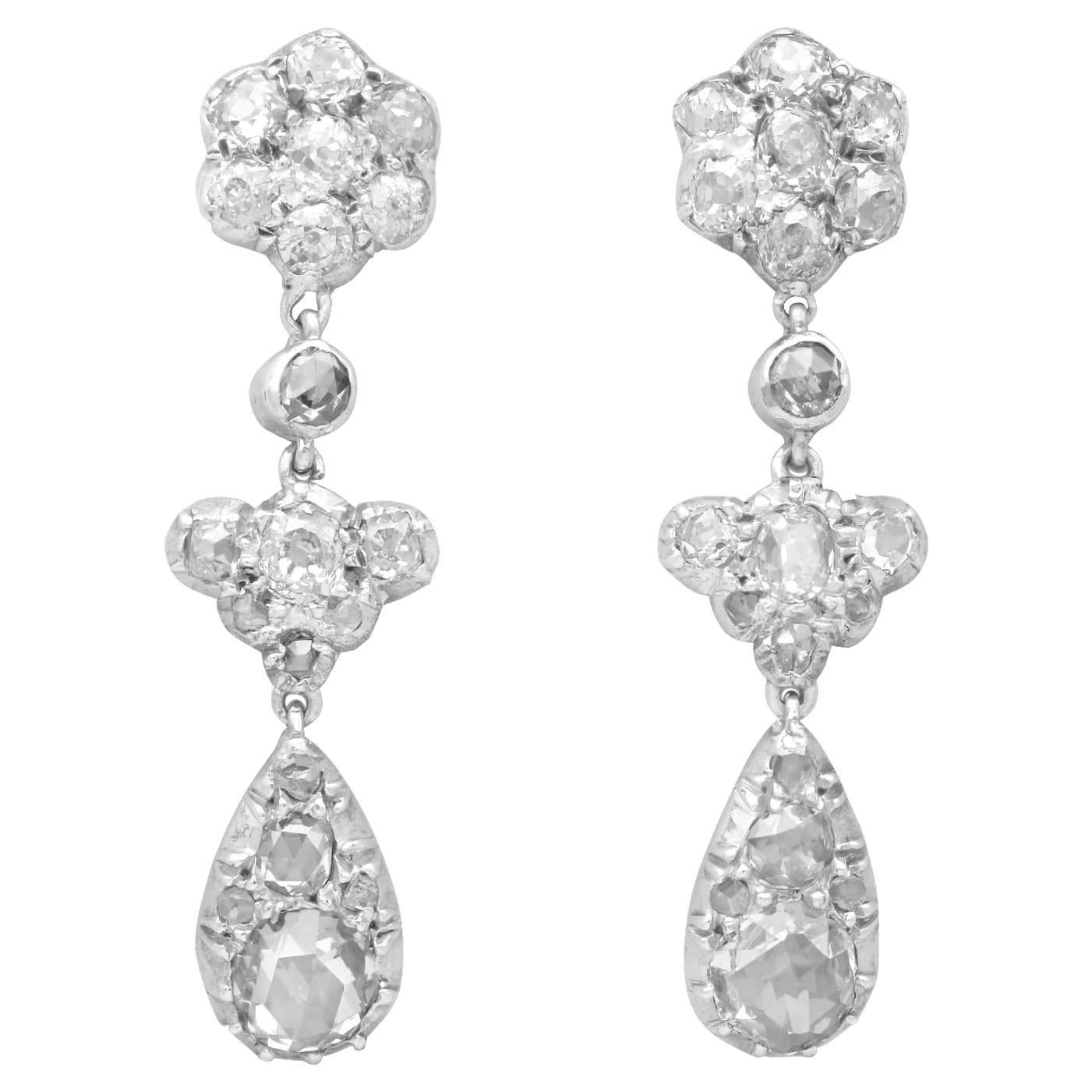 Boucles d'oreilles pendantes anciennes en or blanc 9 carats et diamants 2,90 carats, c. 1890 en vente