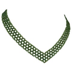 Marina J, collier en Kyanite verte tissée avec fermoir en or jaune 14 carats massif