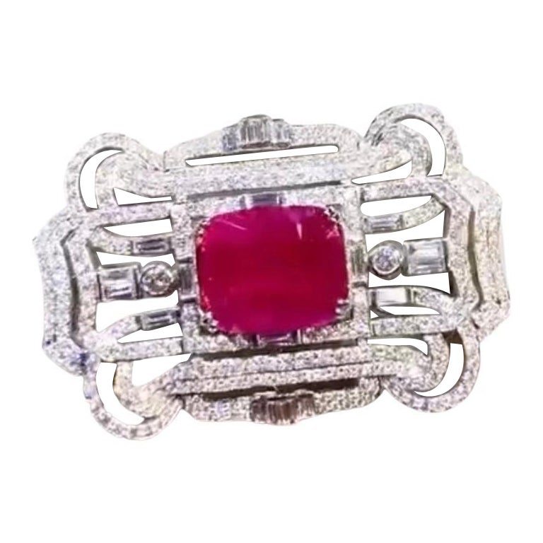 AIG Certified 6.90 Ct Burma Ruby 4.62 Ct Diamonds 18K Gold Brooch-Pendant  For Sale