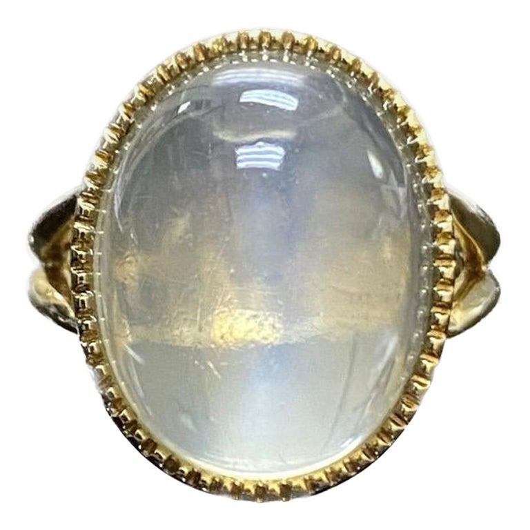 18K Yellow Gold 19.67 Carat Cabochon Oval Moonstone Engagement Ring For Sale