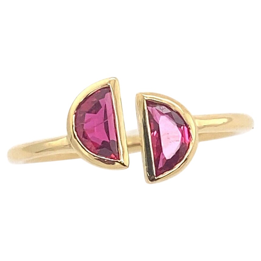 2 Matching Moon Shape Pigeon Rubies 0.66ct in 18ct Yellow Gold Ring For Sale