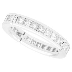 Memoryring aus 18 Karat Weißgold mit 4,10 Karat Diamanten