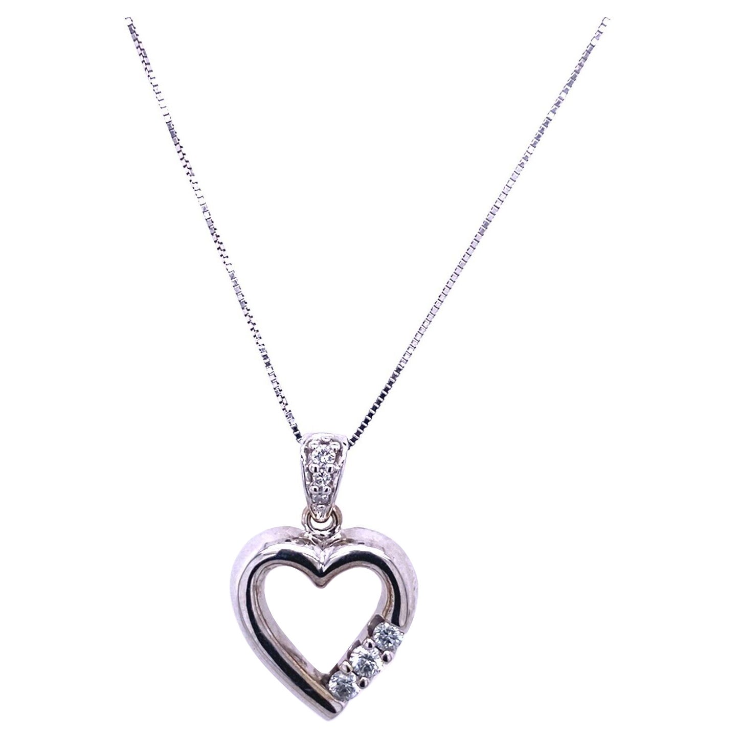 Solid 14ct White Gold Diamond Heart Pendant on White Gold Chain For Sale