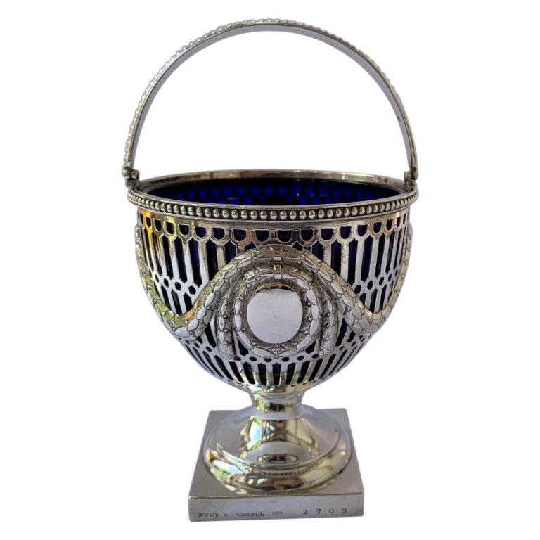 Pierced Sterling Silver Handled Bowl with Blue Glass By Hunt & Roskell, 1906 For Sale