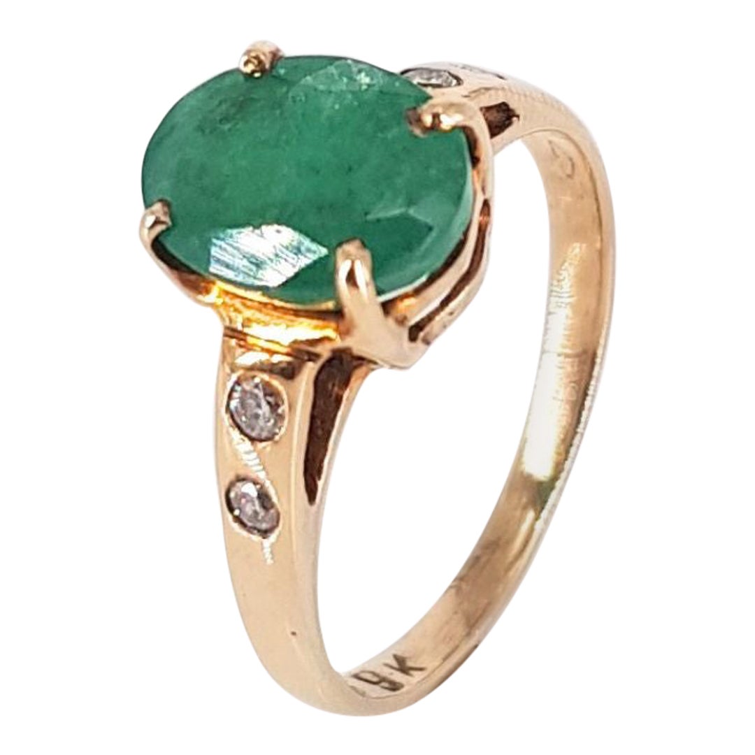 9ct Yellow Gold Emerald Ring For Sale