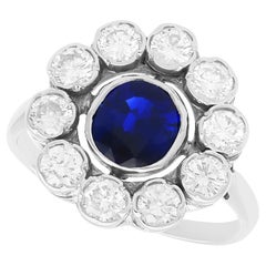 Bague grappe vintage en or blanc 18 carats avec saphir 0,82 carat et diamant 0,65 carat, c. 1950