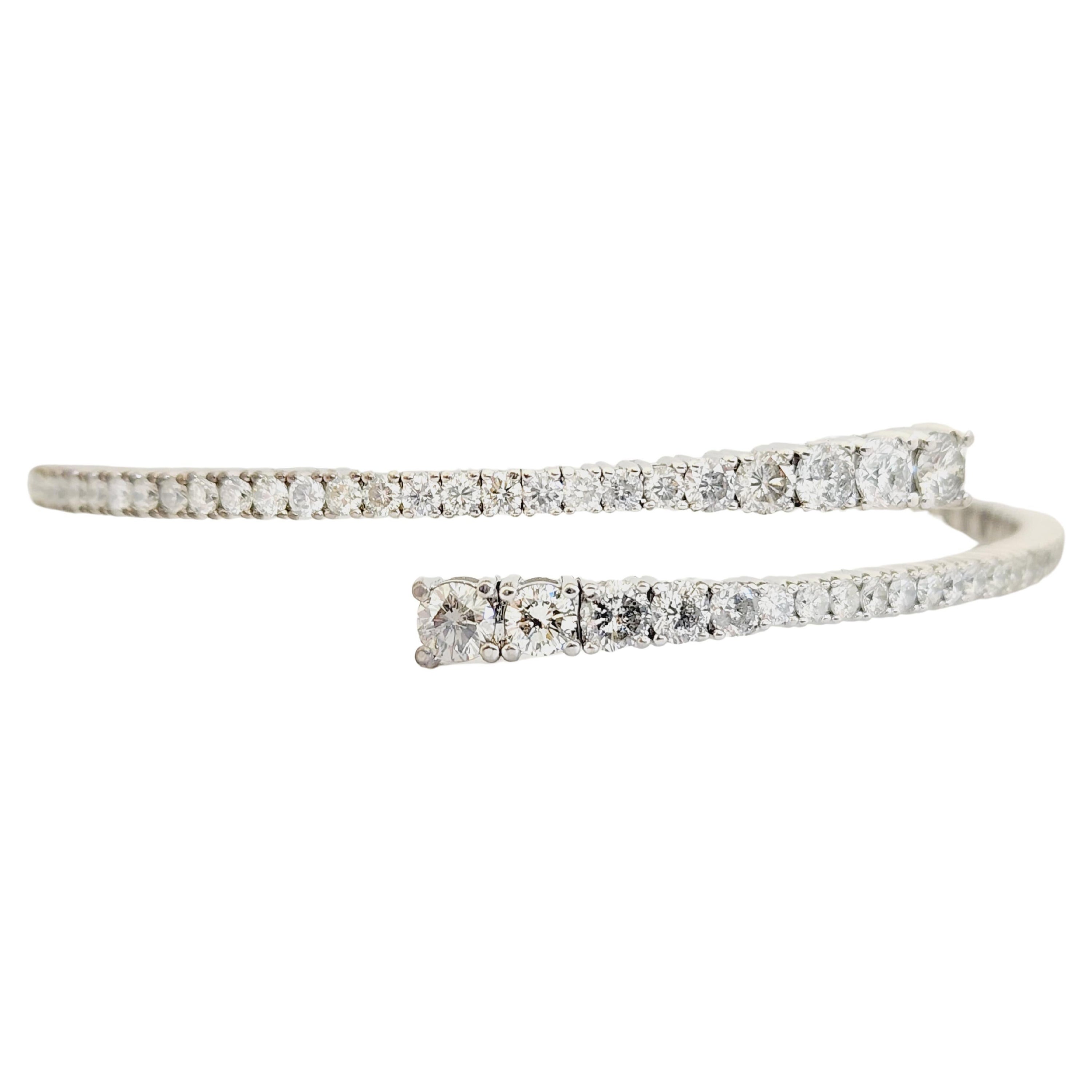 3.40 Carat Graduated Flexible Bangle White Gold 14 Karat For Sale