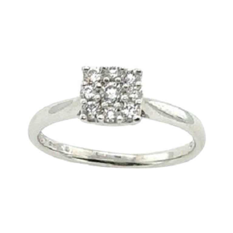 0.25ct Diamond Cluster Ring in 18ct White Gold For Sale