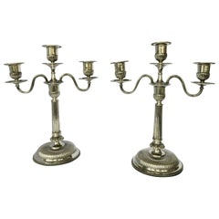 Coppia di candelabri vittoriani in argento sterling di Horace Woodward & Co.