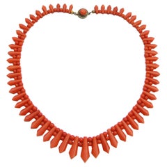 Collier Art déco vintage en paillettes de corail et perles, Italie