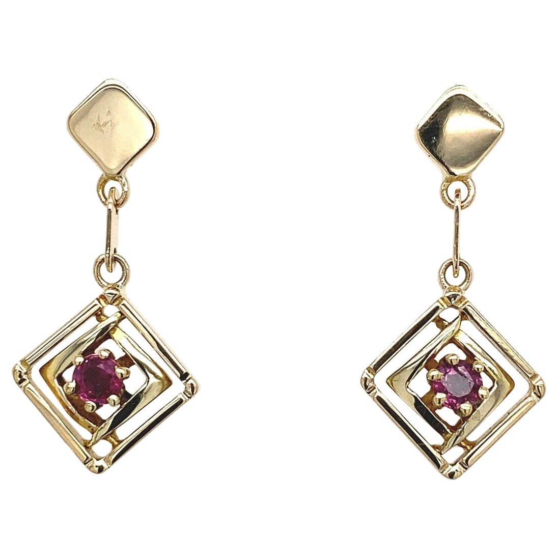 Vintage Drop Ruby Earrings in 14ct Yellow Gold For Sale