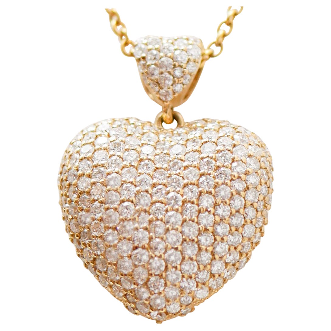 Diamonds, 18 Karat Yellow Gold Heart Shape Pendant Necklace For Sale