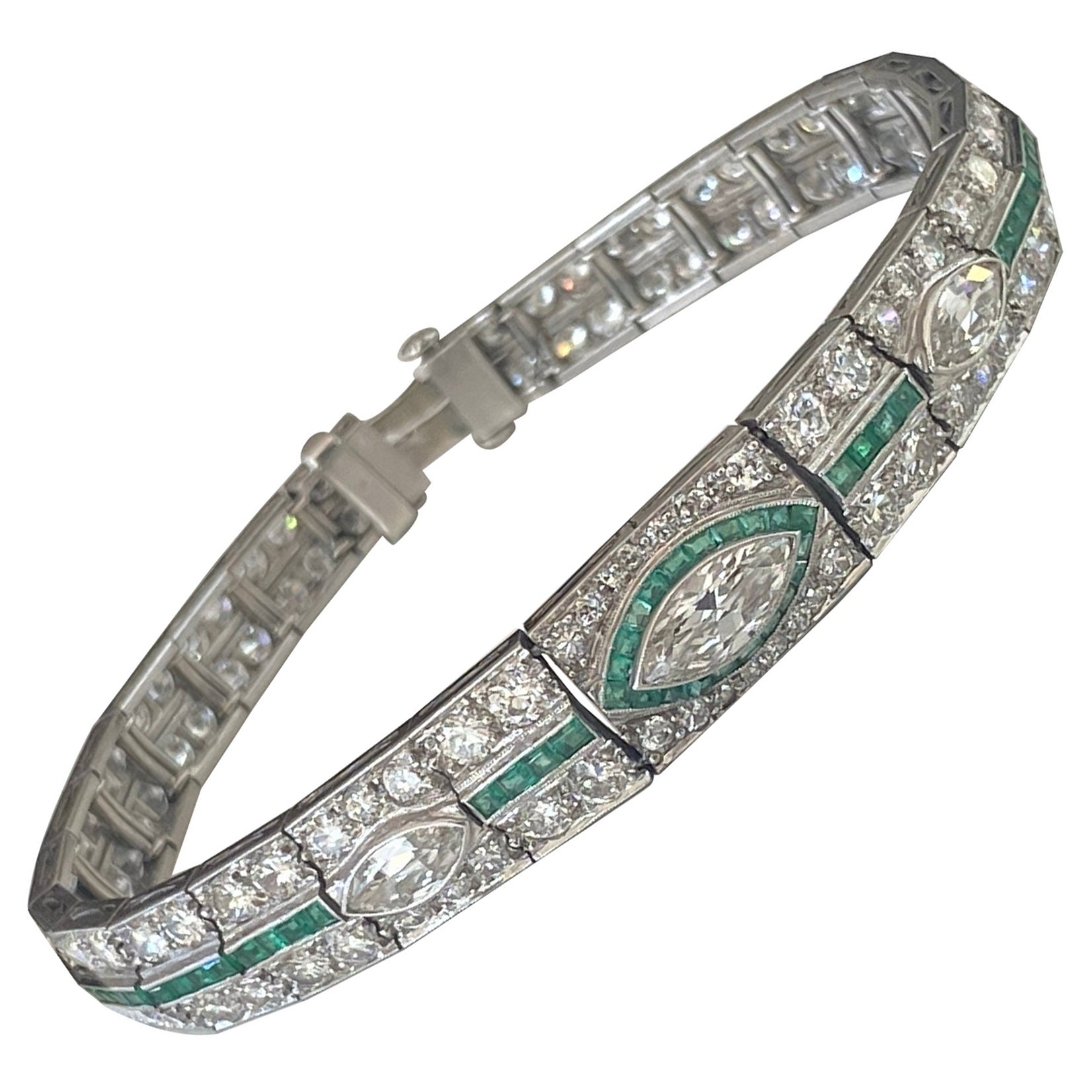 Art Deco Diamond and Emerald Link Bracelet For Sale