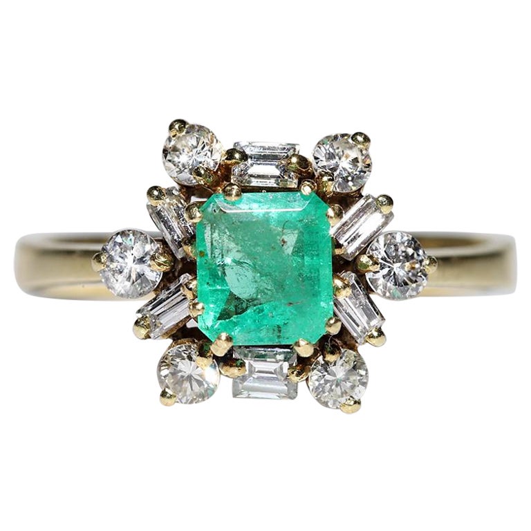 Vintage Original 18k Gold Natural Diamond And Emerald Decorated Pretty Ring