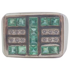 Anillo Signet de plata de ley rectangular para hombre con esmeralda y circonita de 1,50 ct