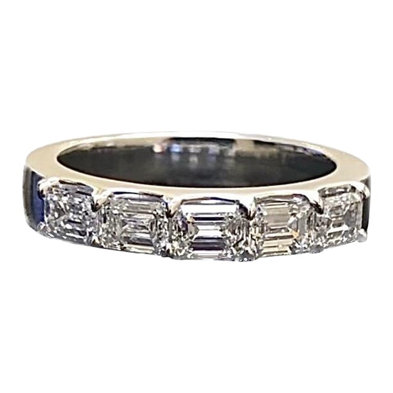 Art Deco Platinum Five Stone 1.50 Carat Emerald Cut Diamond Engagement Band For Sale