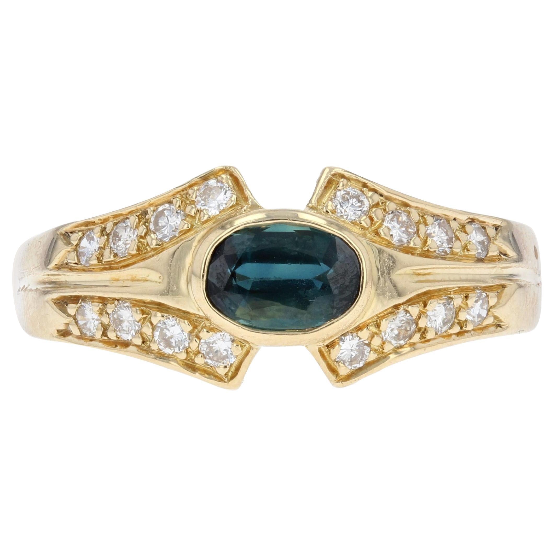 Modern Sapphire Diamonds 18 Karat Yellow Gold Ring For Sale