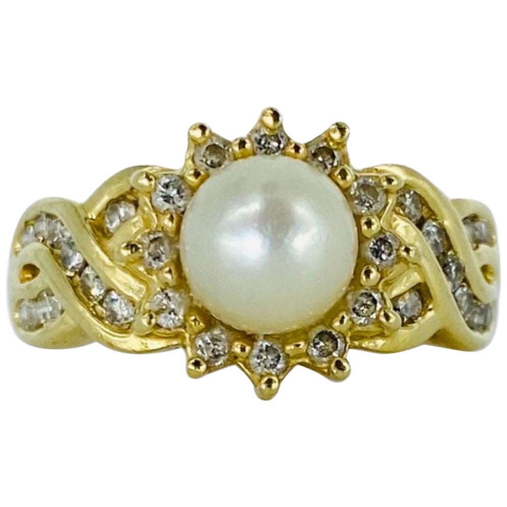 Vintage 6.7mm Pearl 0.45 Carat Diamond Ring 14k Gold For Sale