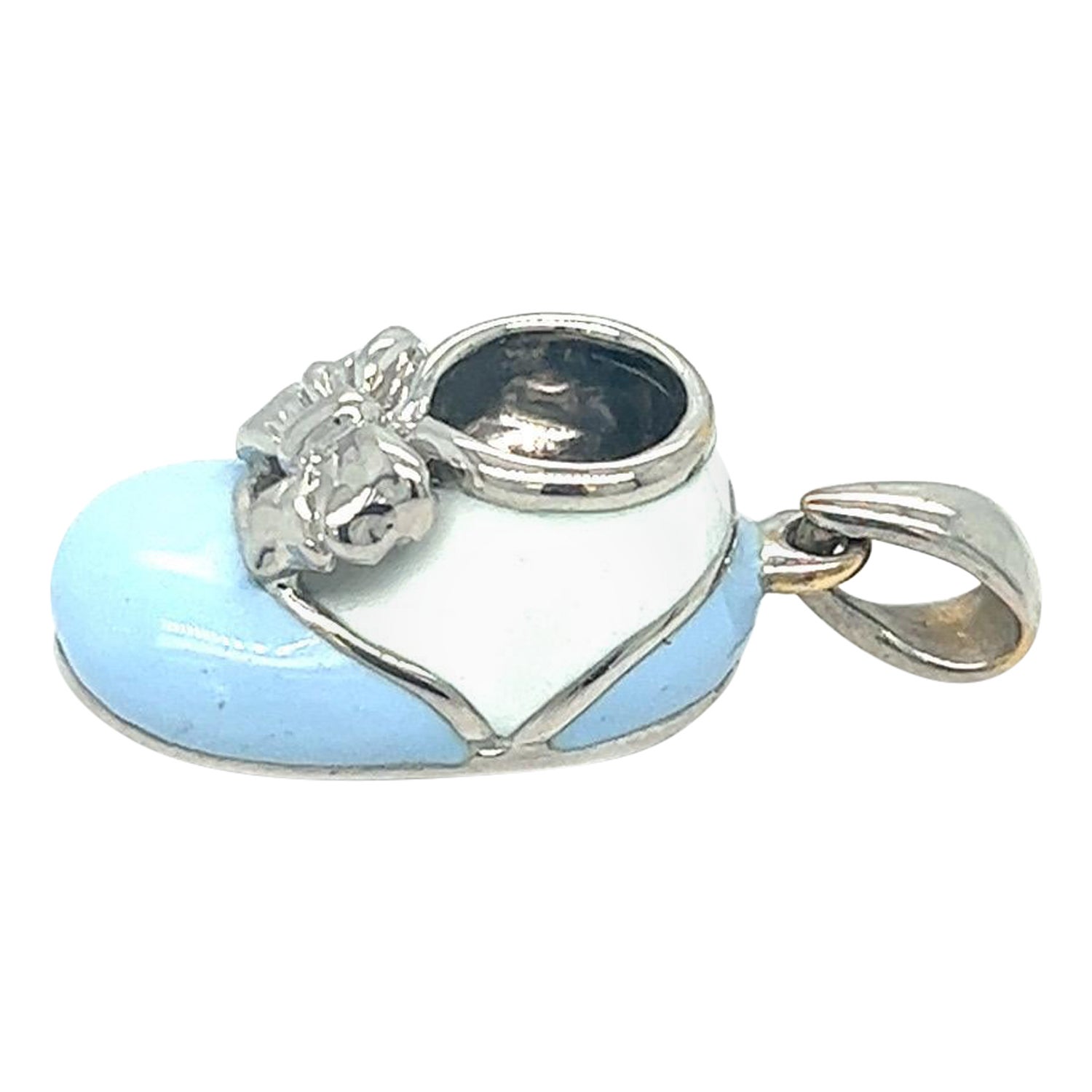 18KT White Gold Baby Shoe With White and Light Blue Enamel For Sale