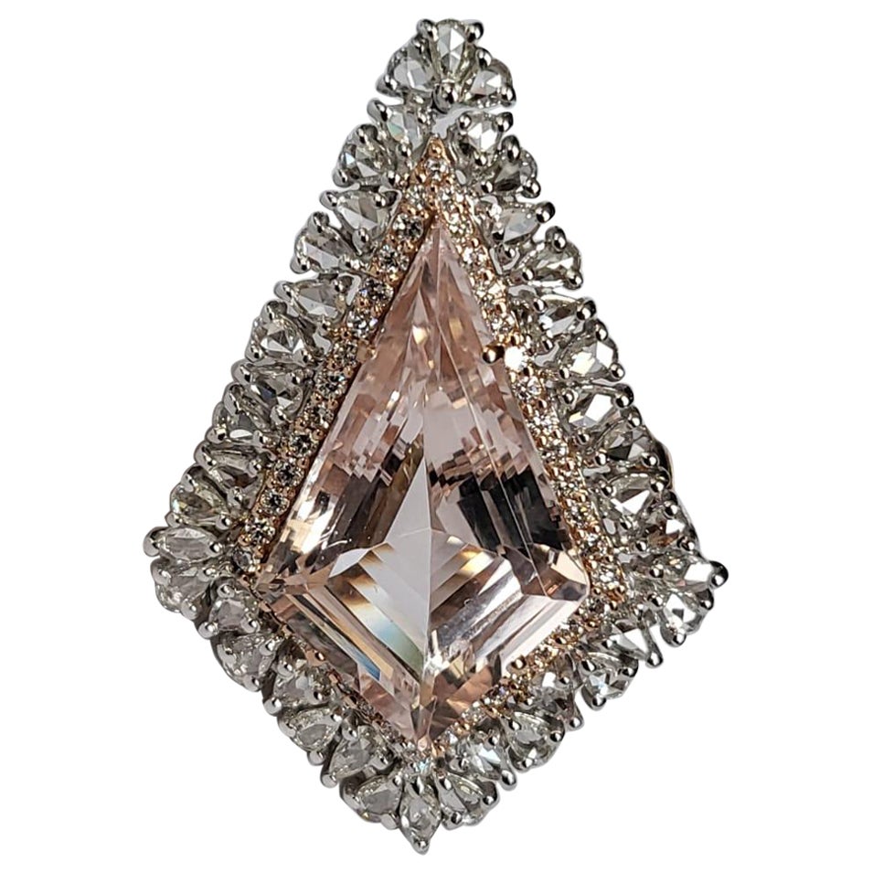 Set in 18K Gold, 8.76 carats Kite cut Morganite & Rose Cut Diamond Cocktail Ring