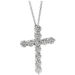 Collier croix en platine avec diamants de Tiffany & Co