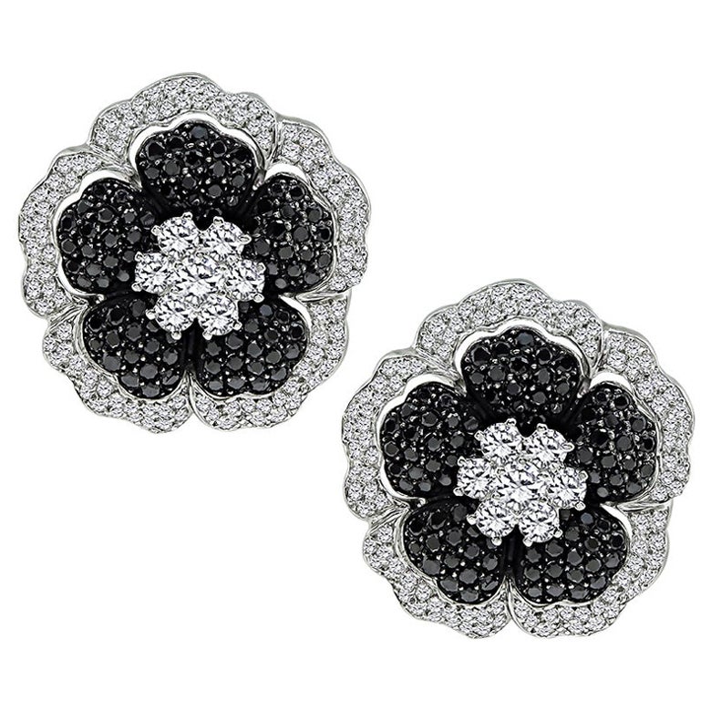 6.00ct Diamond 3.50ct Black Diamond Flower Earrings For Sale