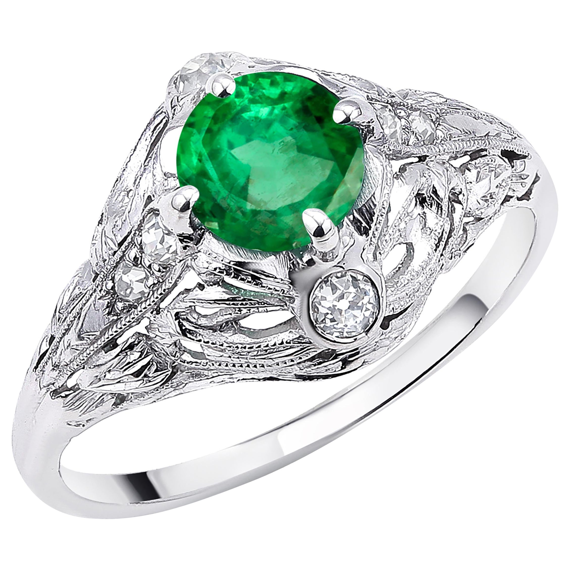 Emerald Diamond 0.92 Carat Vintage Platinum Filigree Milgrain Trim Ring For Sale