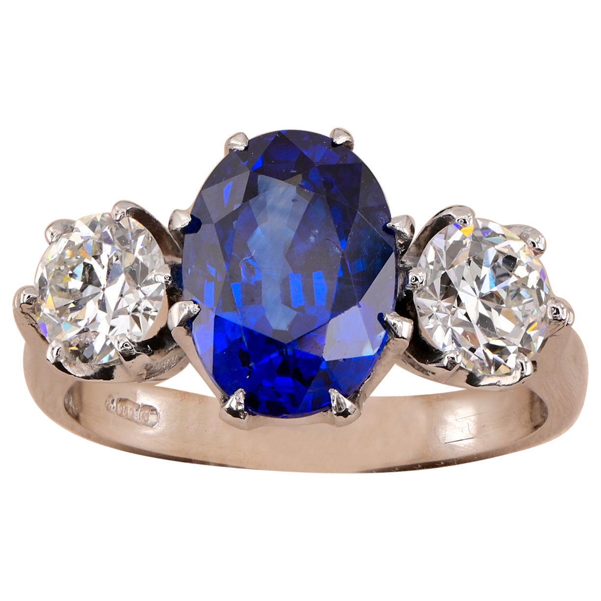 Royal Blue Natürlicher Saphir 1,15 Karat Diamant Trilogy Platinring