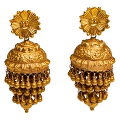 Boucles d'oreilles lustre en or 22 carats, Inde, milieu du 20e siècle