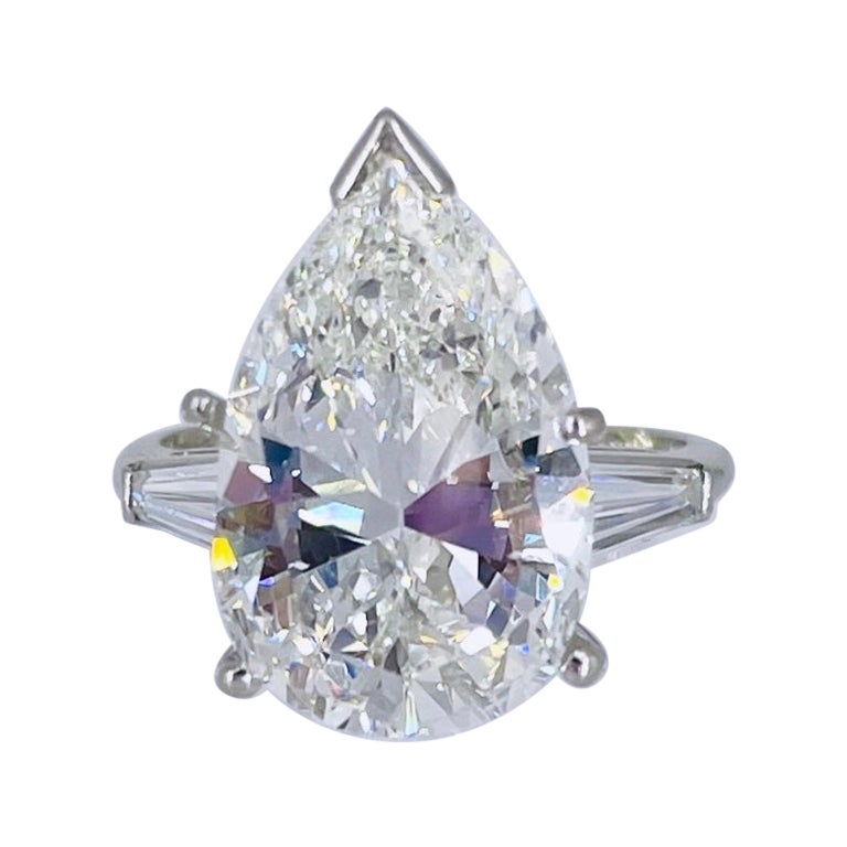 J. Birnbach Verlobungsring mit 6,37 Karat birnenförmigem Diamanten in Birnenform und konisch zulaufenden Baguetteschliff im Angebot