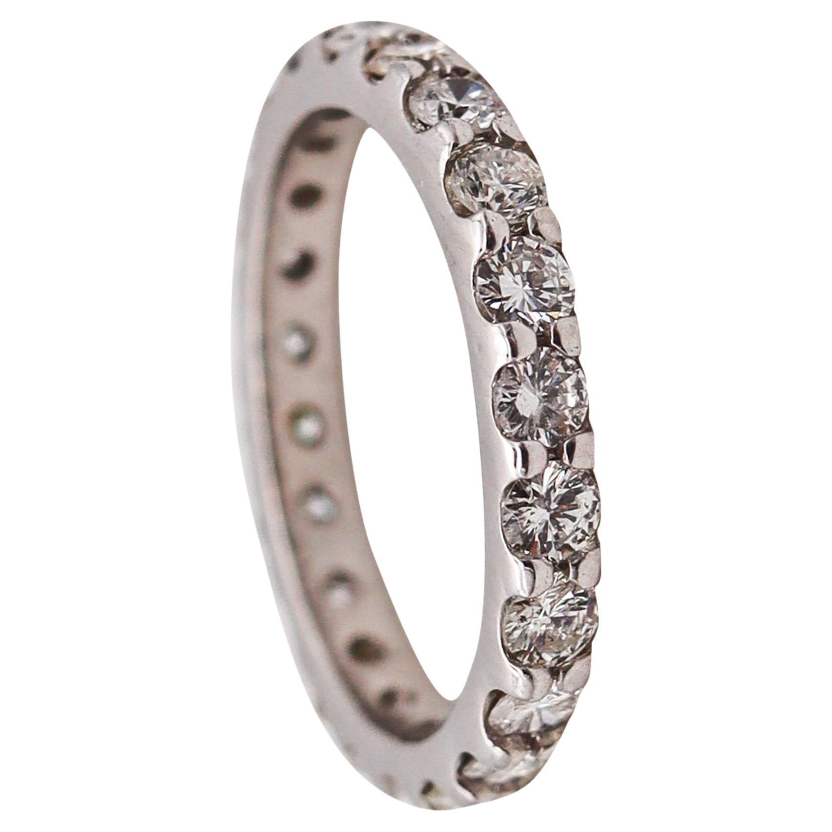 Antiker Platin-Eternity-Ring im Art déco-Stil von 1940 mit 1,32 Karat Diamanten im Angebot