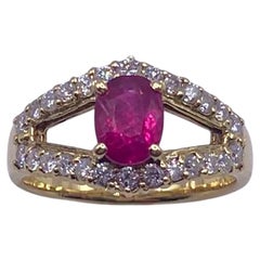 Classic & Elegant Bochic 18 Yellow Gold Cluster Diamond & Pink Sapphire Ring