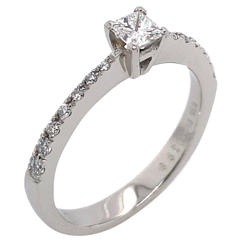 0.39ct Solitaire Princess Cut Diamond Ring in Platinum For Sale