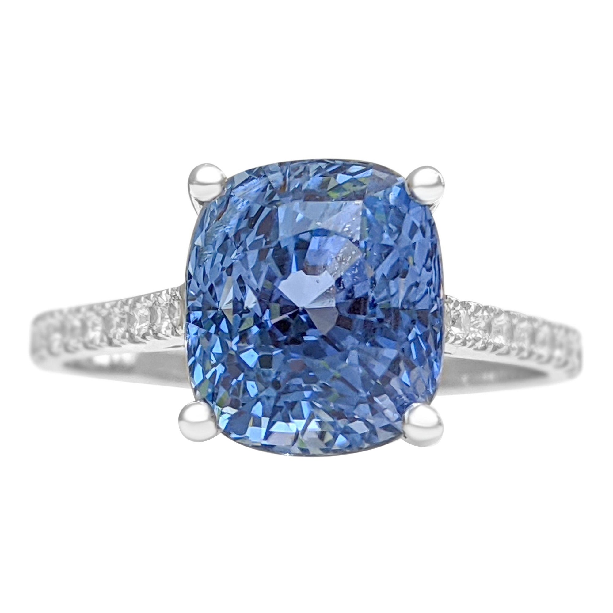 NO RESERVE!  - IGI NO HEAT 5.57ct Sapphire & 0.20Ct Diamonds 18K White Gold Ring