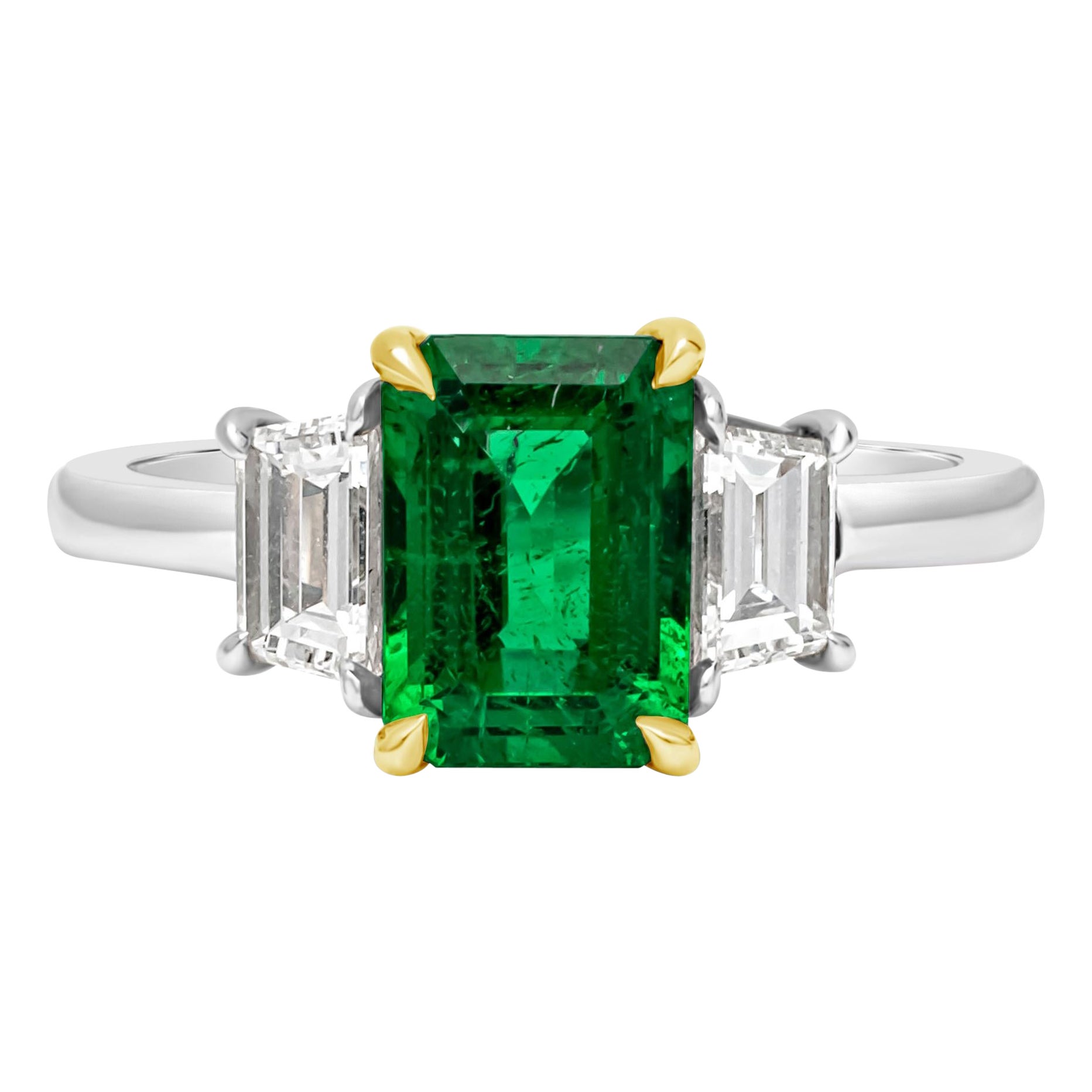 AGL Certified 2.14 Carats Emerald Cut Green Emerald Three-Stone Engagement Ring (bague de fiançailles à trois pierres) en vente