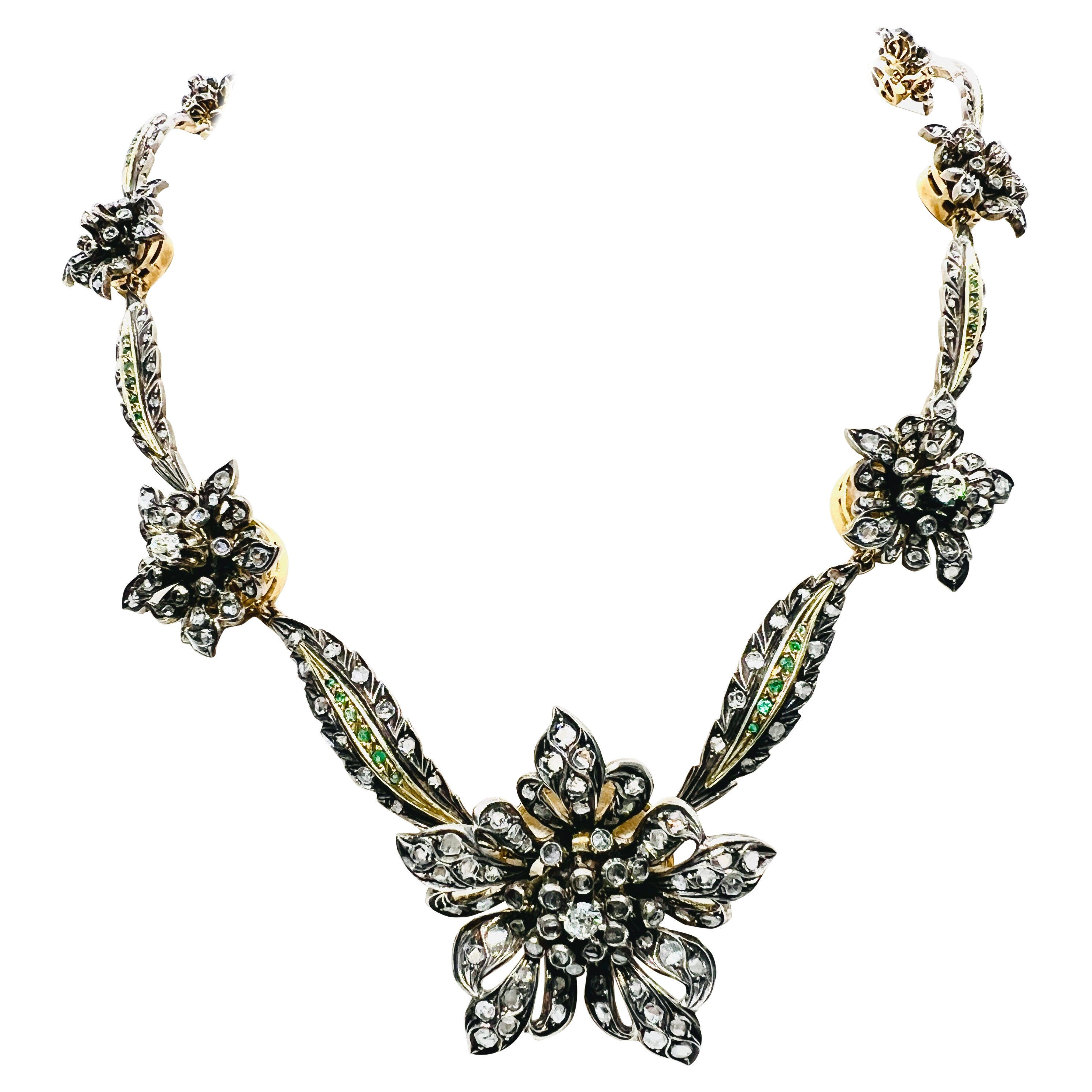 Wunderschöne Halskette aus Sterlingsilber, 18 Karat Gelbgold, Diamant & Smaragd mit 10 Stationen im Angebot