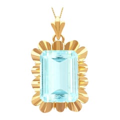 Vintage 23.66 Carat Aquamarine and 18K Yellow Gold Pendant