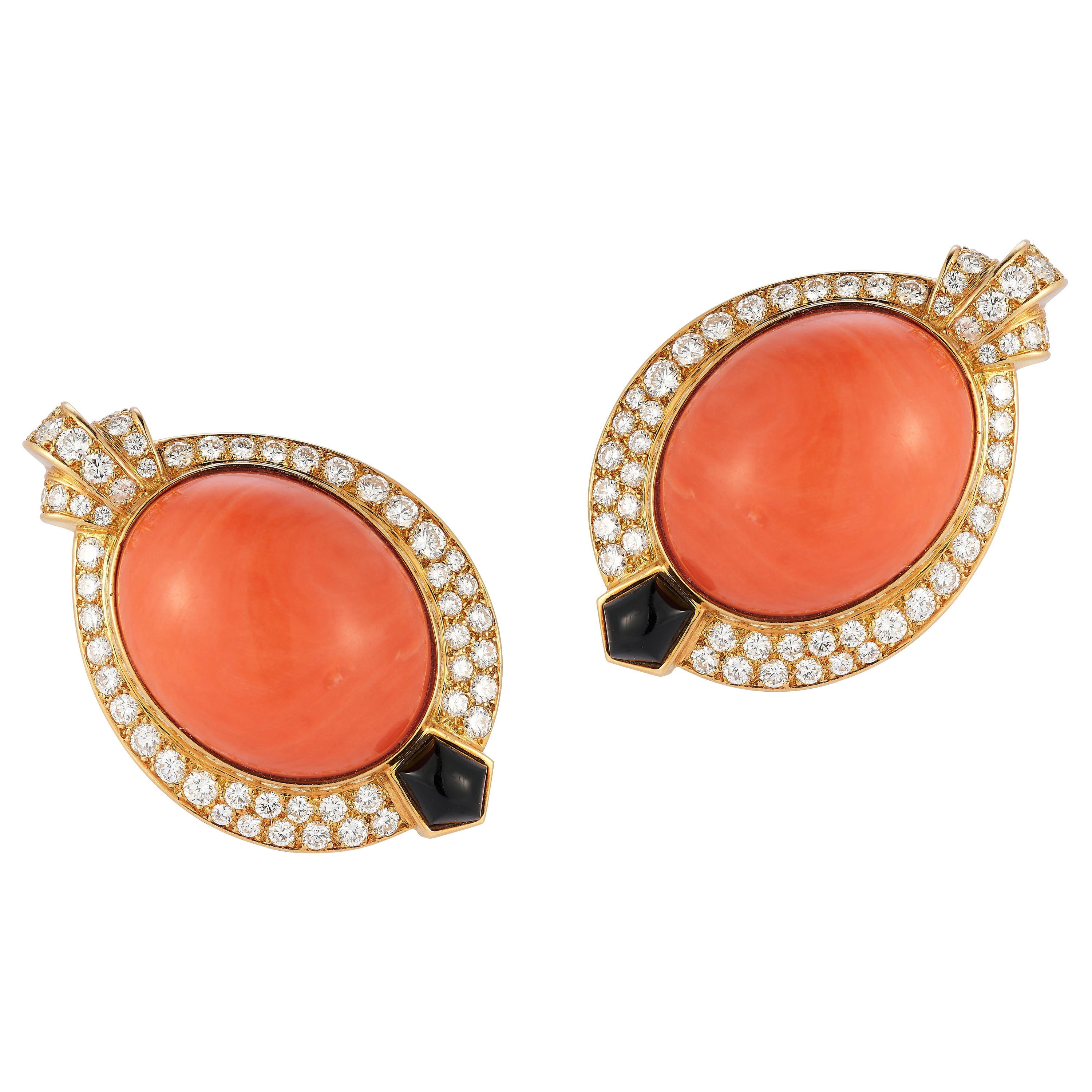 Cartier, boucles d'oreilles néo-égyptiennes en corail, diamant et onyx en vente