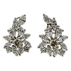 Boucles d'oreilles clips en platine et diamants multiformes de 4,84 carats