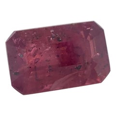 1.33ct Roter Rubin im Smaragdschliff Unerhitzt